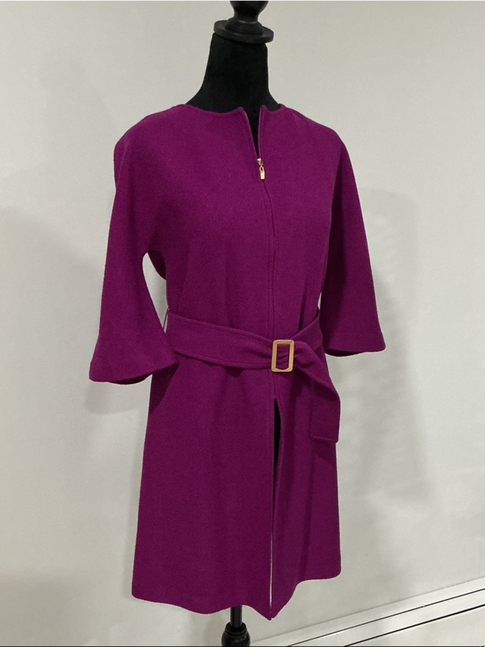 St. John Collection Fushia duster jacket. Size 6 - Picture 5 of 10